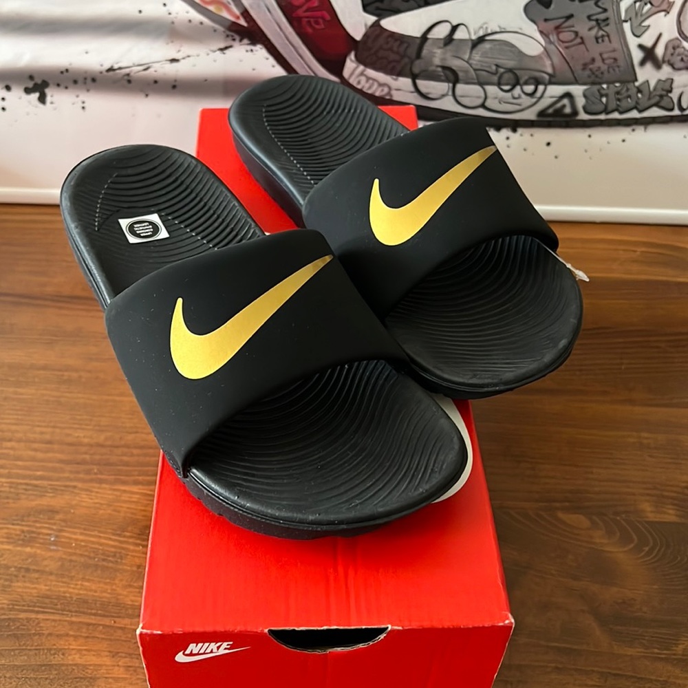 Nike kawa slide youth